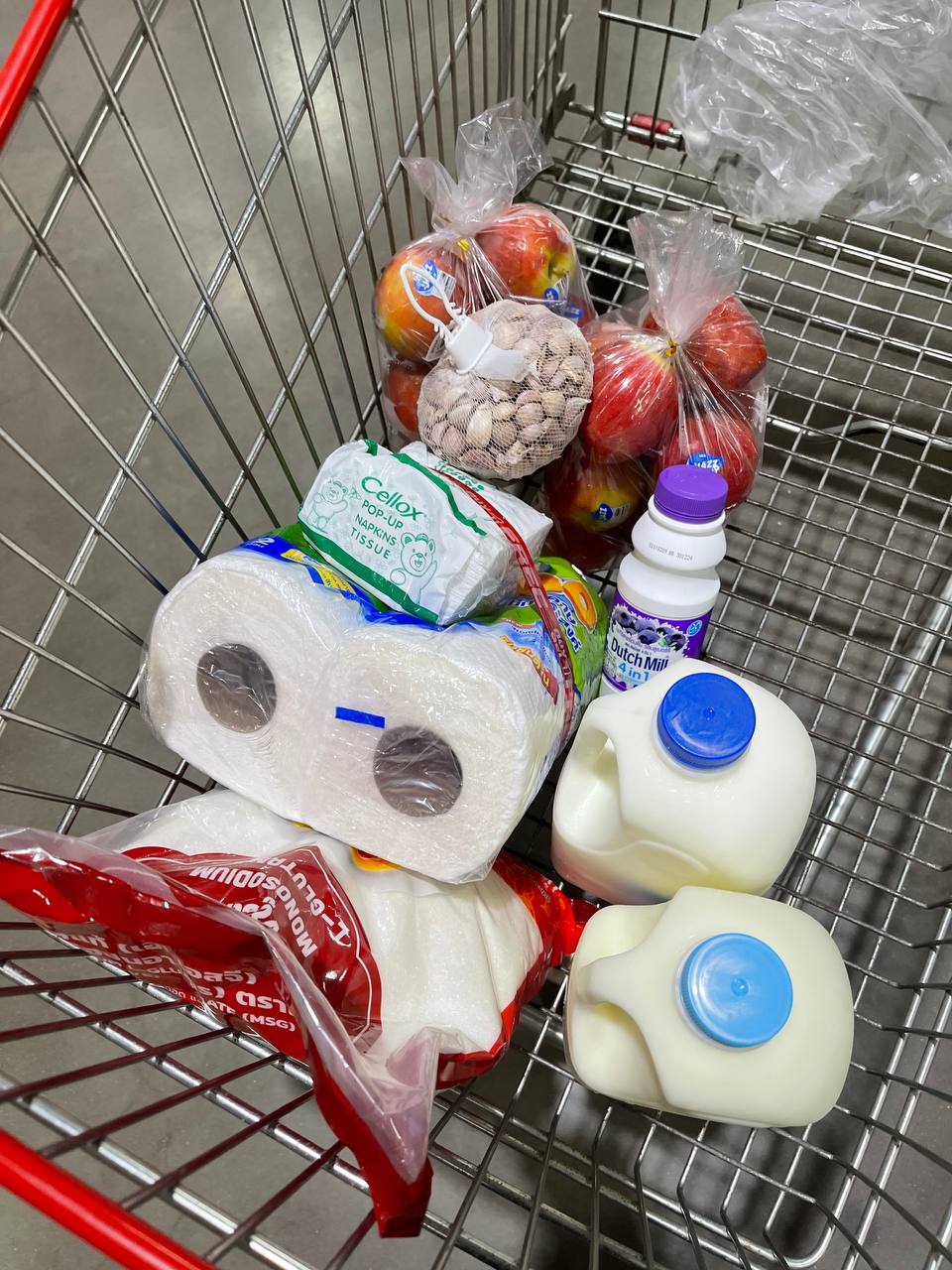 Cellox tissue promotions by Da Houg Heng Enterprise at Makro Marketplace